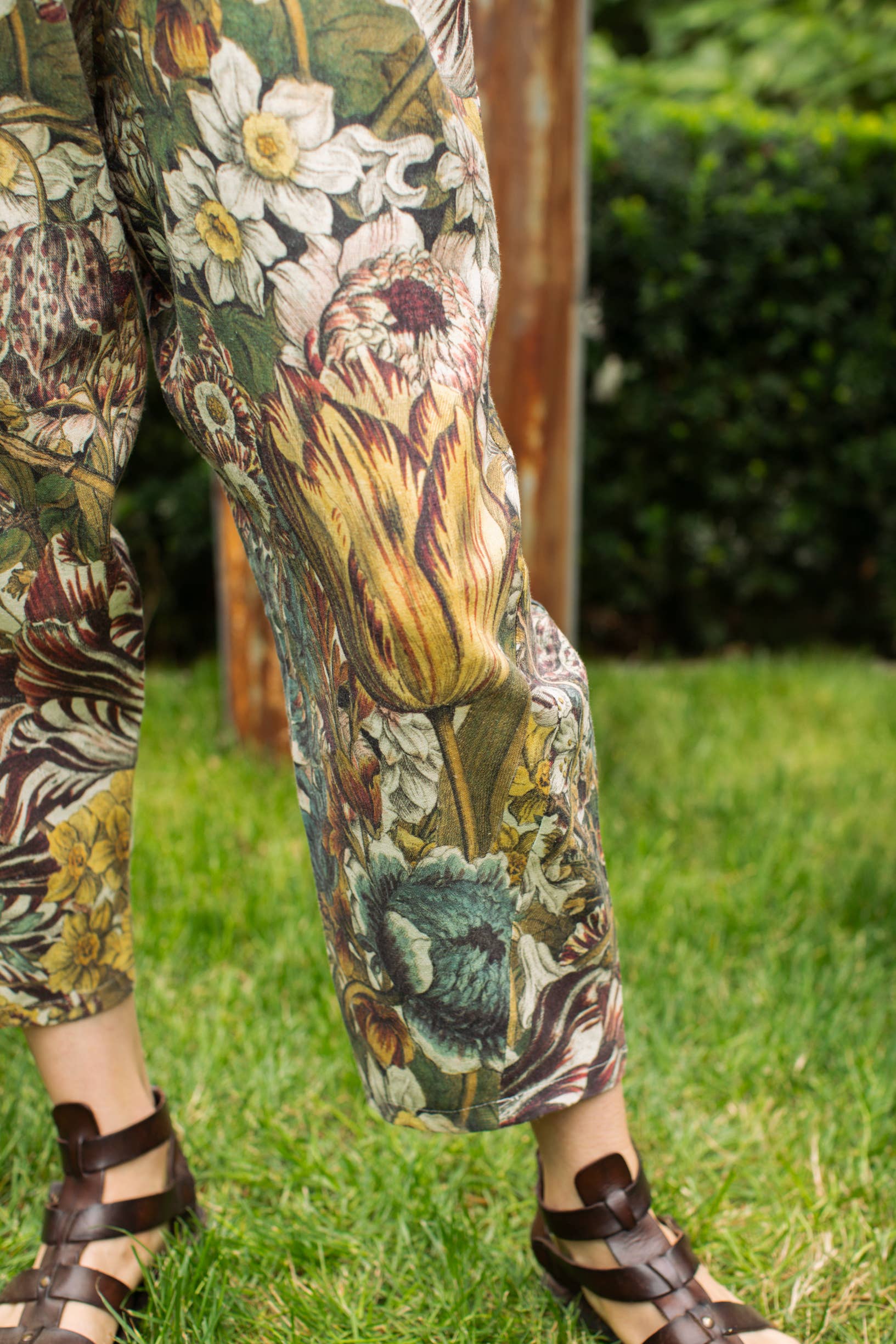 Love Grows Wild Boho Linen Bee Print Cropped Artist Pants - Out of the Blue