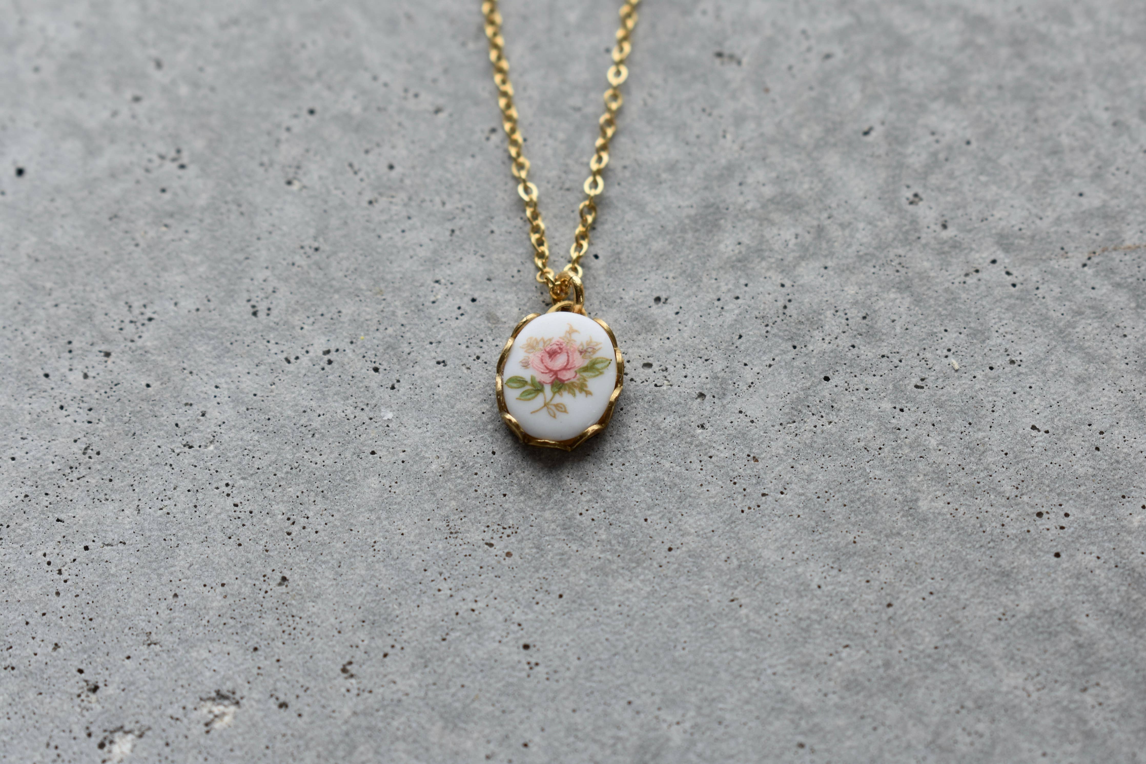 60's Vintage Floral Necklace