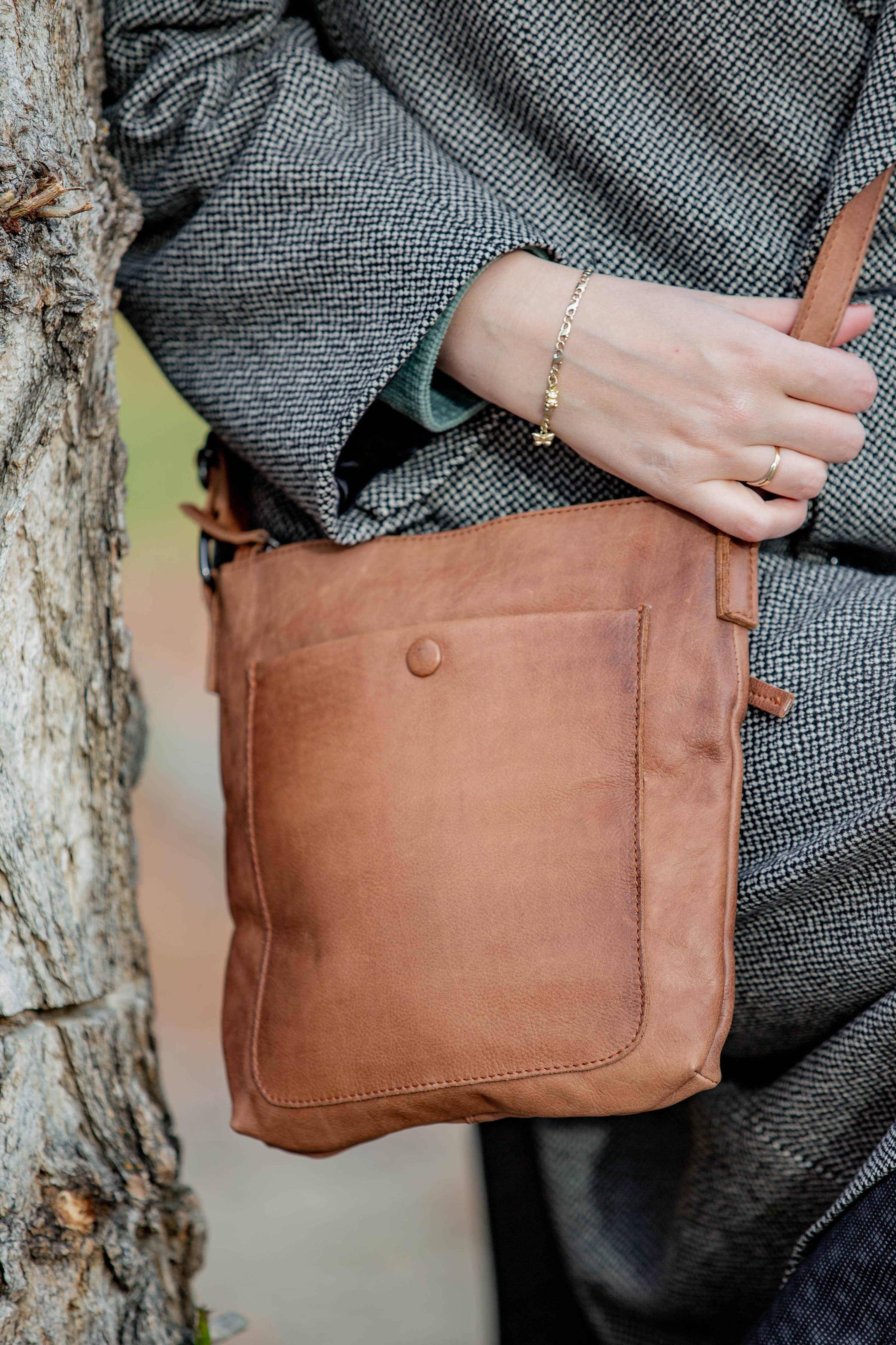 ISABELLA SMALL CROSSBODY BAG - Out of the Blue