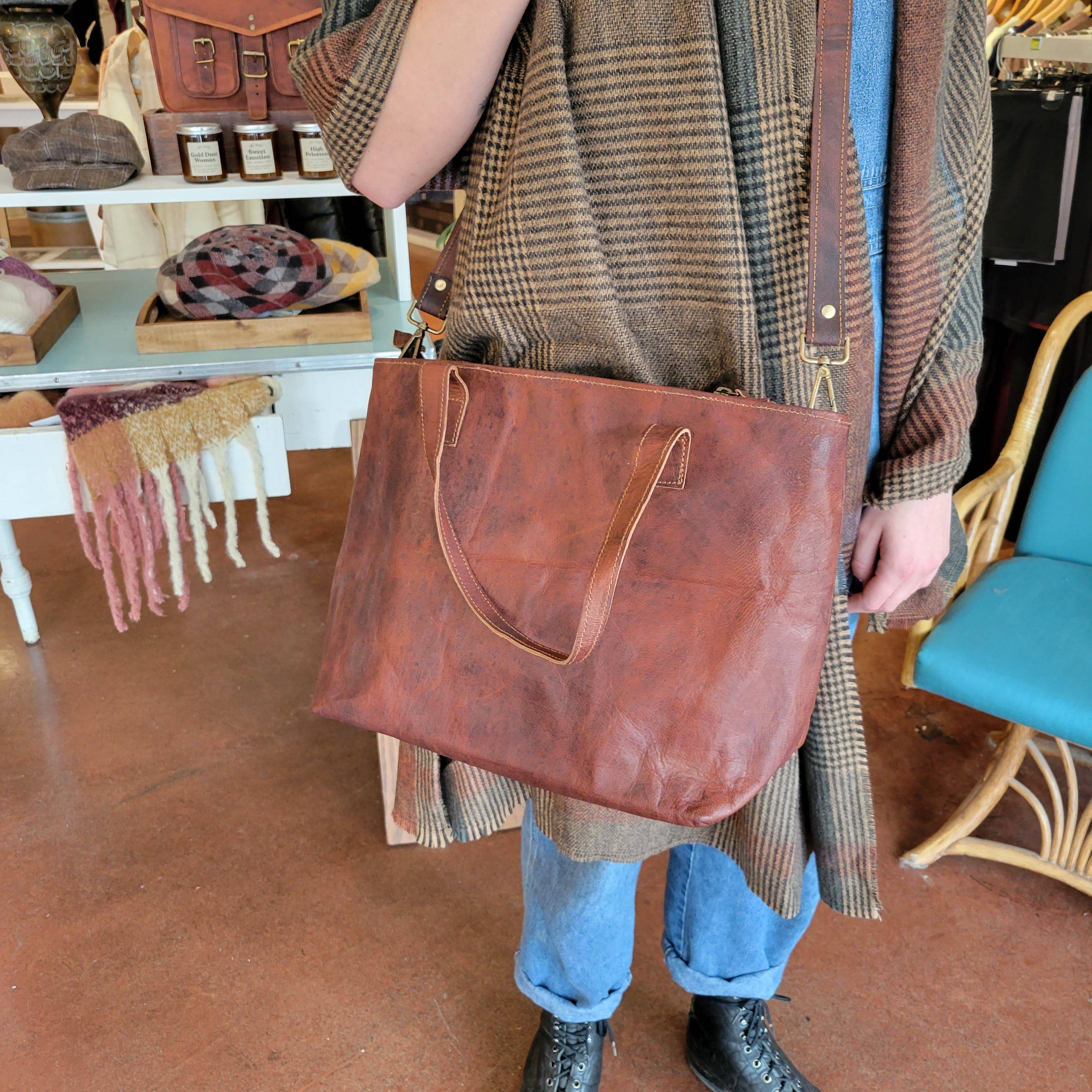 13" LEATHER TOTE BAG - Out of the Blue