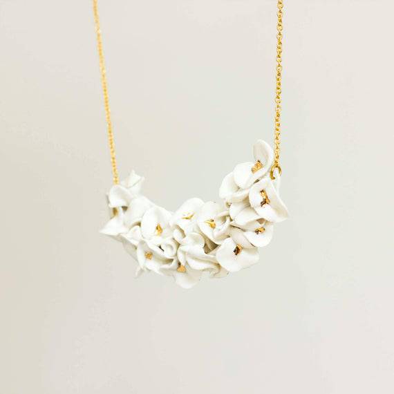PORCELAIN FLOWER NECKLACE - Out of the Blue
