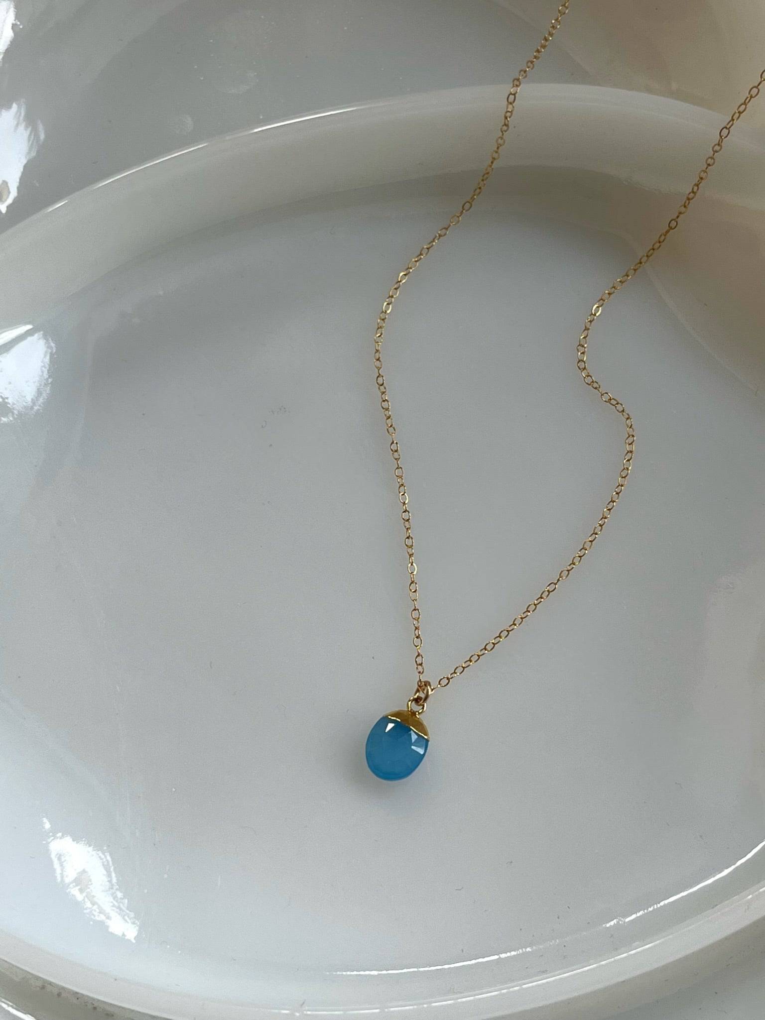 SNOW PEA  NECKLACE - Out of the Blue