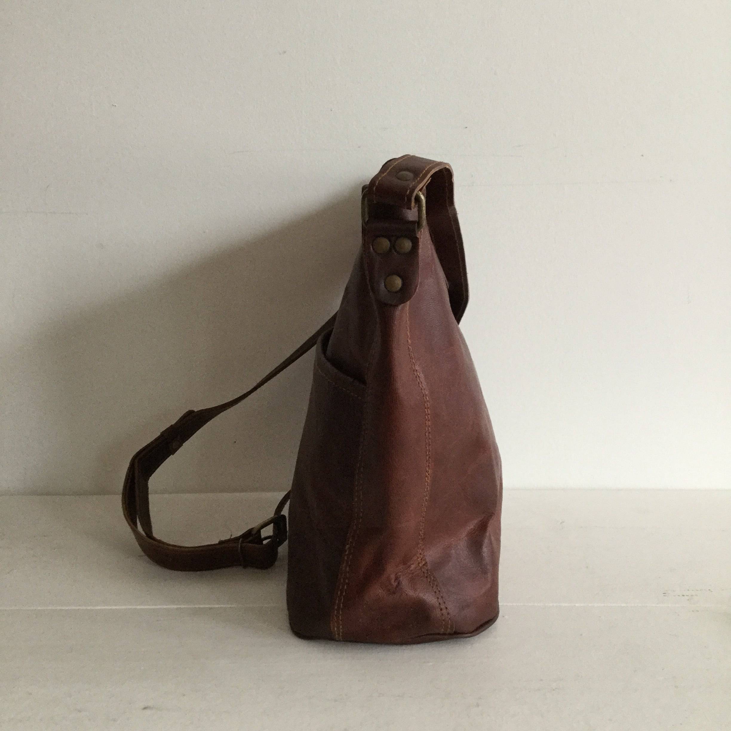 10" LEATHER BUCKET BAG - Out of the Blue