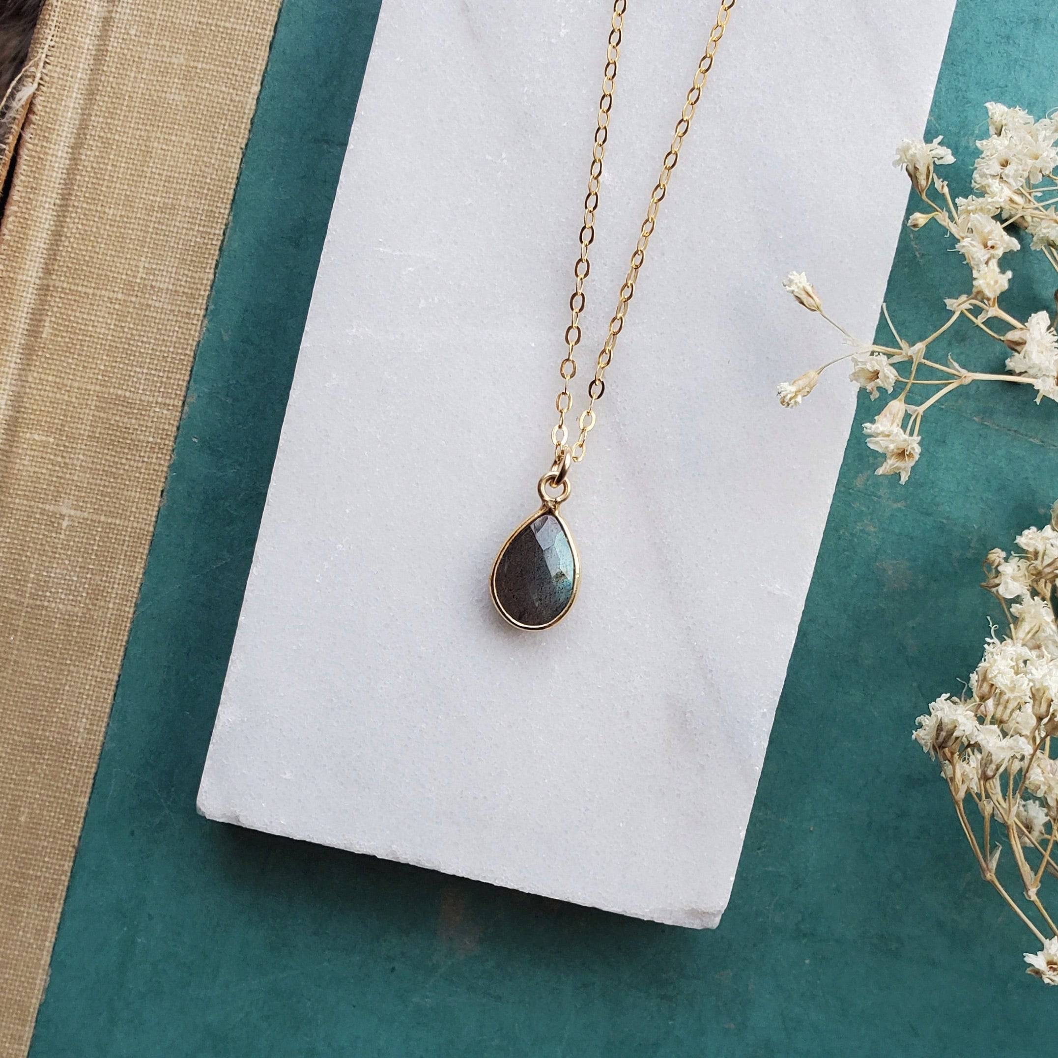LABRADORITE NECKLACE GOLD - Out of the Blue